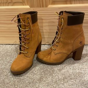 Timberland boots size 7.5 excellent condition never worn